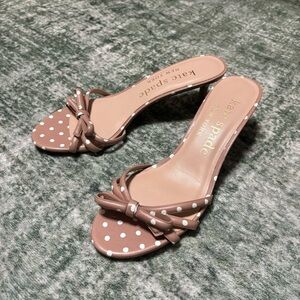Dotted sandals